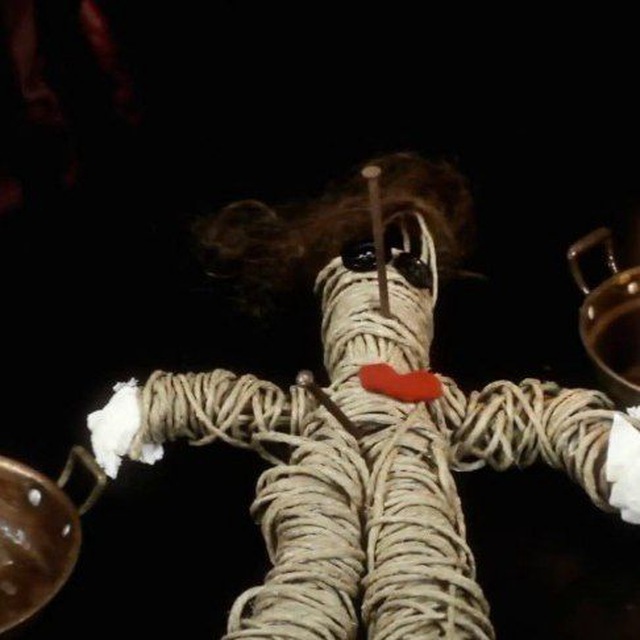 Завязки с рук и ног покойника: что с ними делать и почему это важно